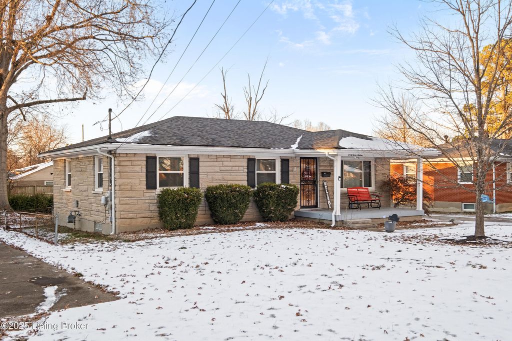 Photo of 4316 Dohn Ave, Louisville, KY 40216 (MLS # 1705507)