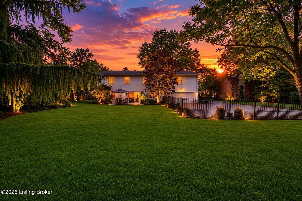 Photo of 613 Dorsey Way, Louisville, KY 40223 (MLS # 1718953)