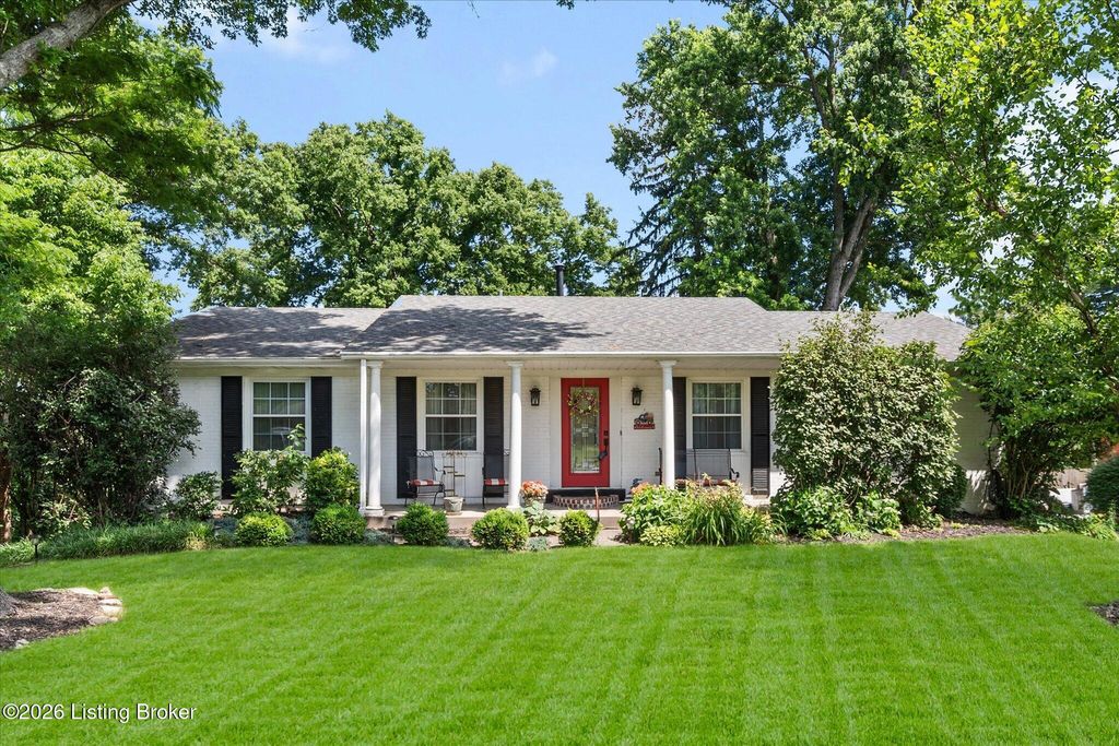 Photo of 613 Dorsey Way, Louisville, KY 40223 (MLS # 1718953)