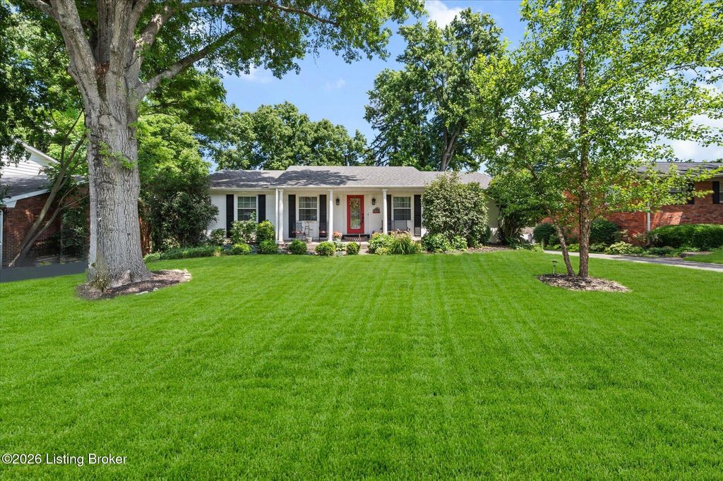 Photo of 613 Dorsey Way, Louisville, KY 40223 (MLS # 1718953)