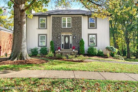 Photo of 3220 Broeck Pointe Cir, Louisville, KY 40241 (MLS # 1700848)