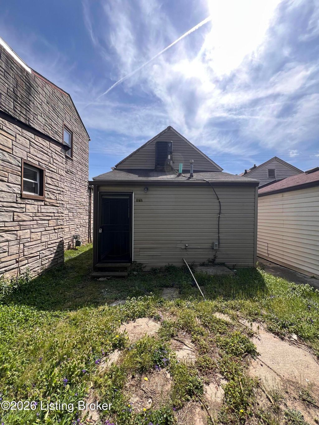 Photo of 1717 Hale Ave, Louisville, KY 40210 (MLS # 1713437)