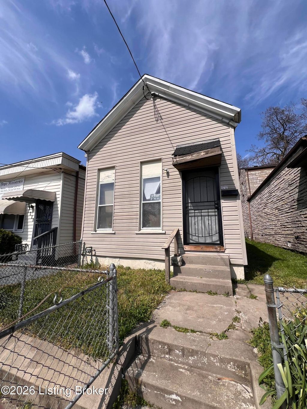 Photo of 1717 Hale Ave, Louisville, KY 40210 (MLS # 1713437)