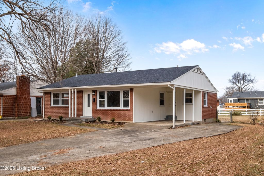 Photo of 2721 Klondike Ln, Louisville, KY 40218 (MLS # 1706890)