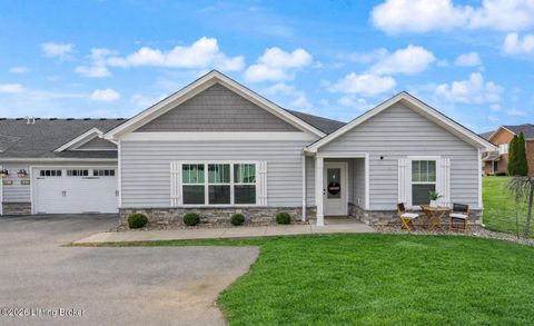 Photo of 5011 Woodridge Lake Blvd, Louisville, KY 40272 (MLS # 1709947)