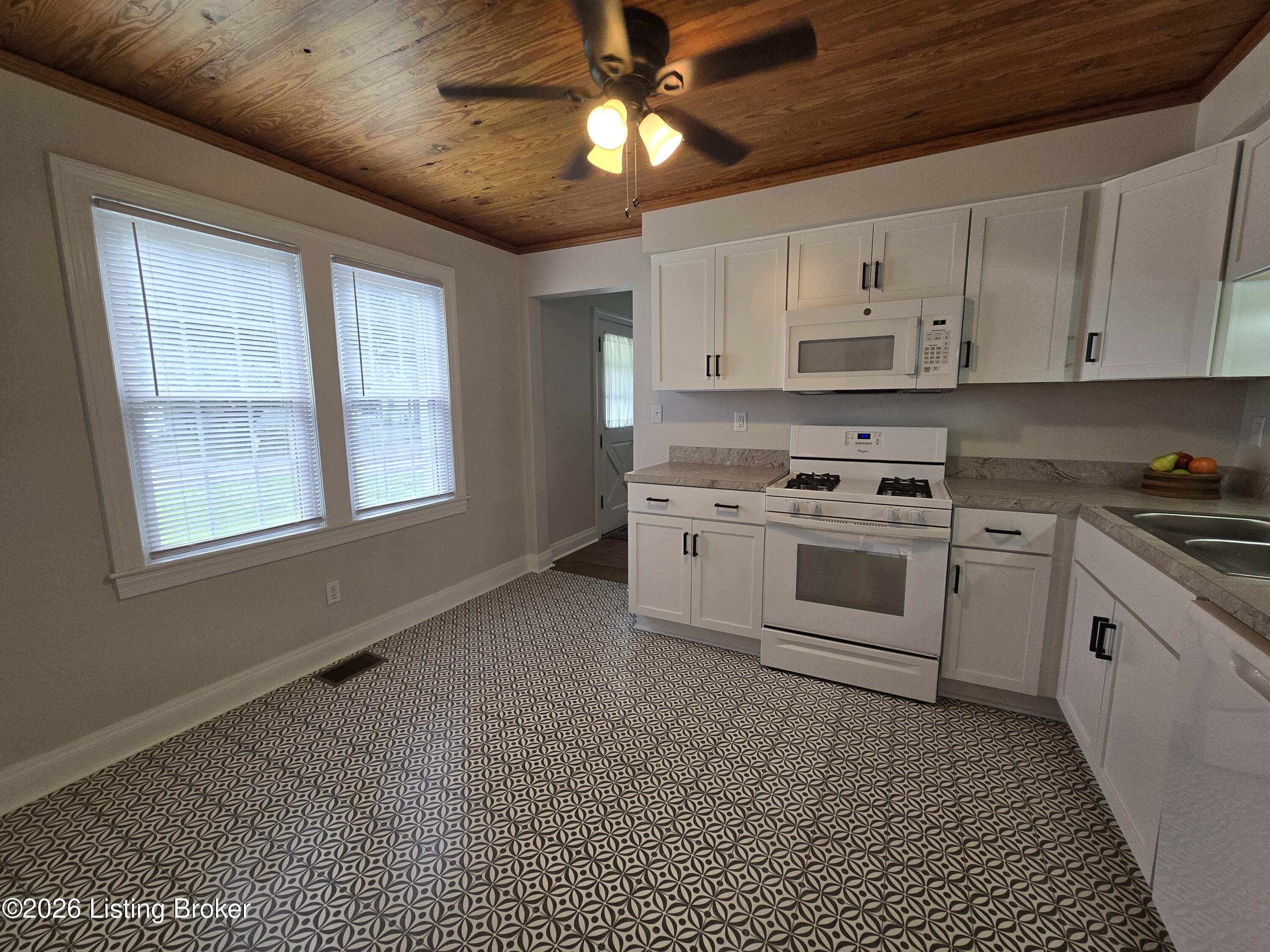 515 Auburndale Ave