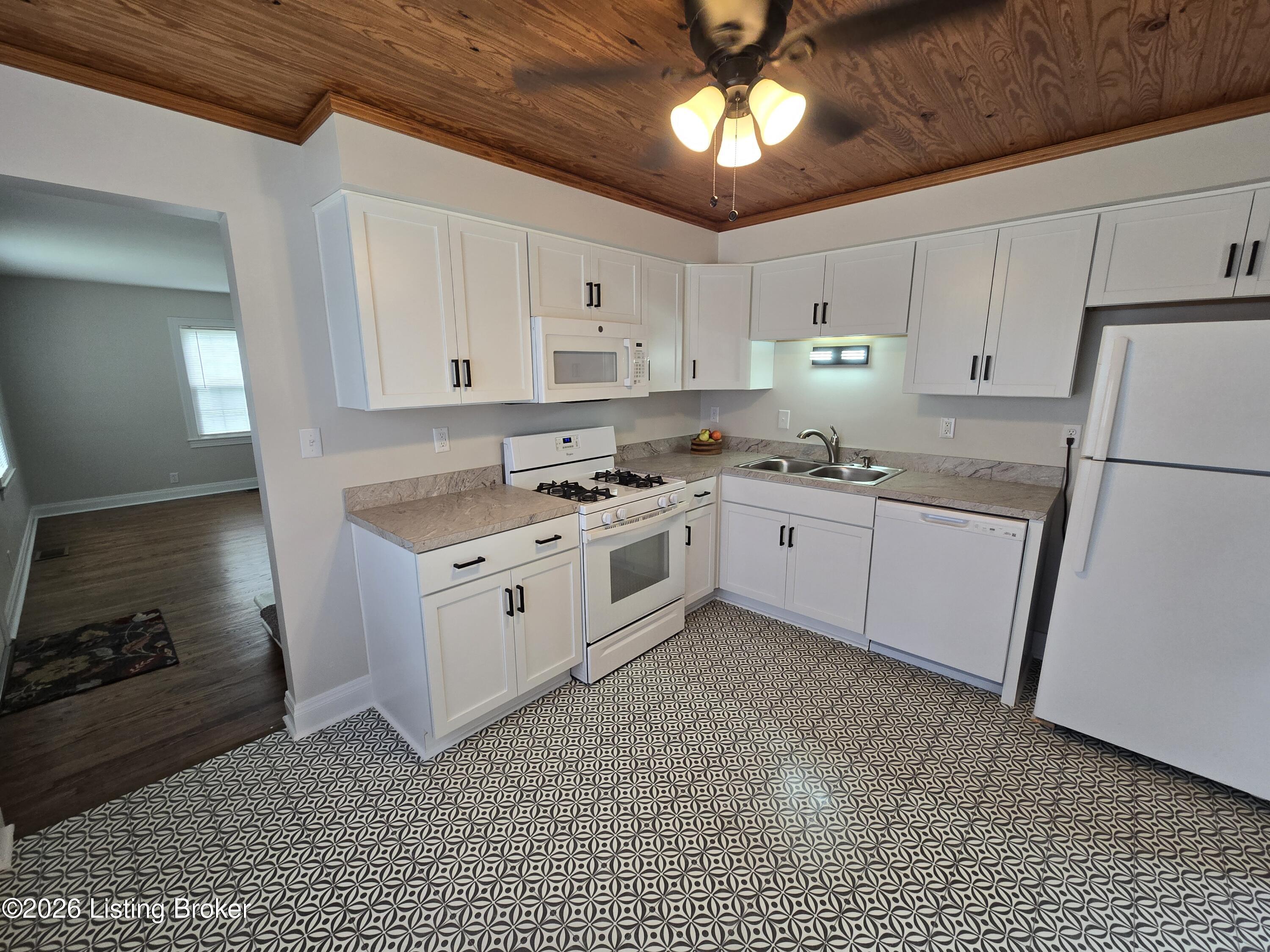 515 Auburndale Ave
