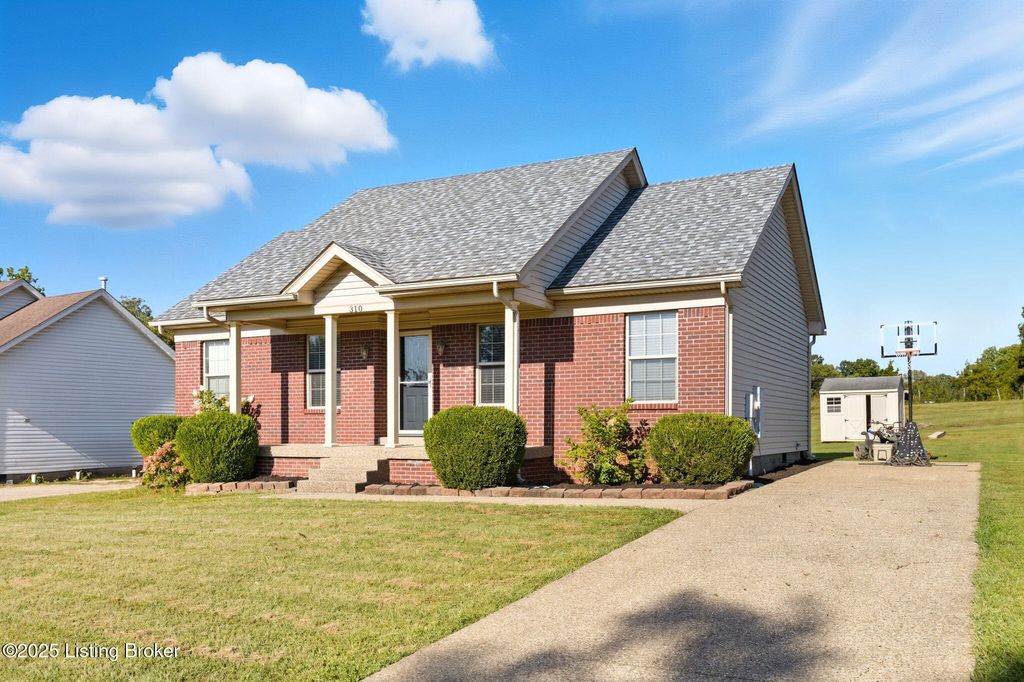 Photo of 310 Lentz Ln, Mt Washington, KY 40047 (MLS # 1706061)