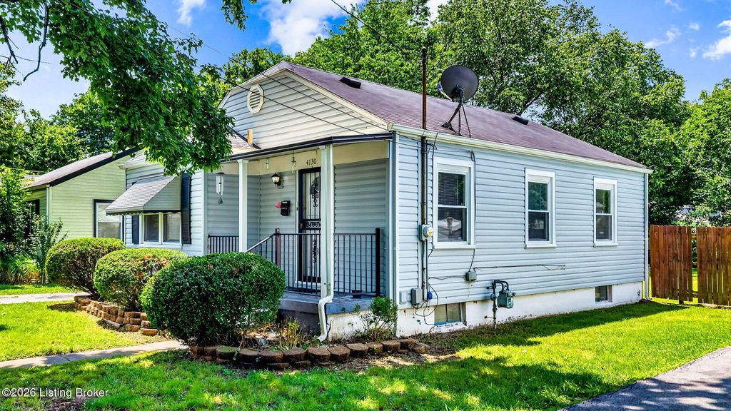 Photo of 4130 Hillview Ave, Louisville, KY 40216 (MLS # 1718812)