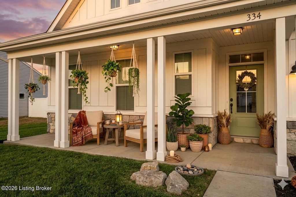 Photo of 334 Bridlewood Dr, Shepherdsville, KY 40165 (MLS # 1711981)