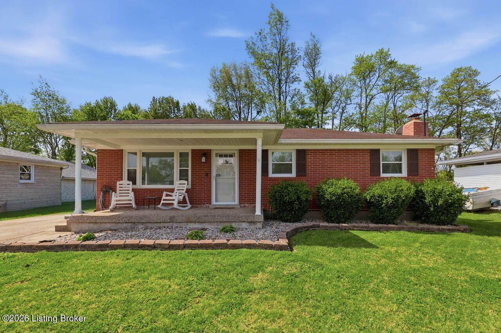 Photo of 3212 1/2 Huberta Dr, Louisville, KY 40216 (MLS # 1714393)