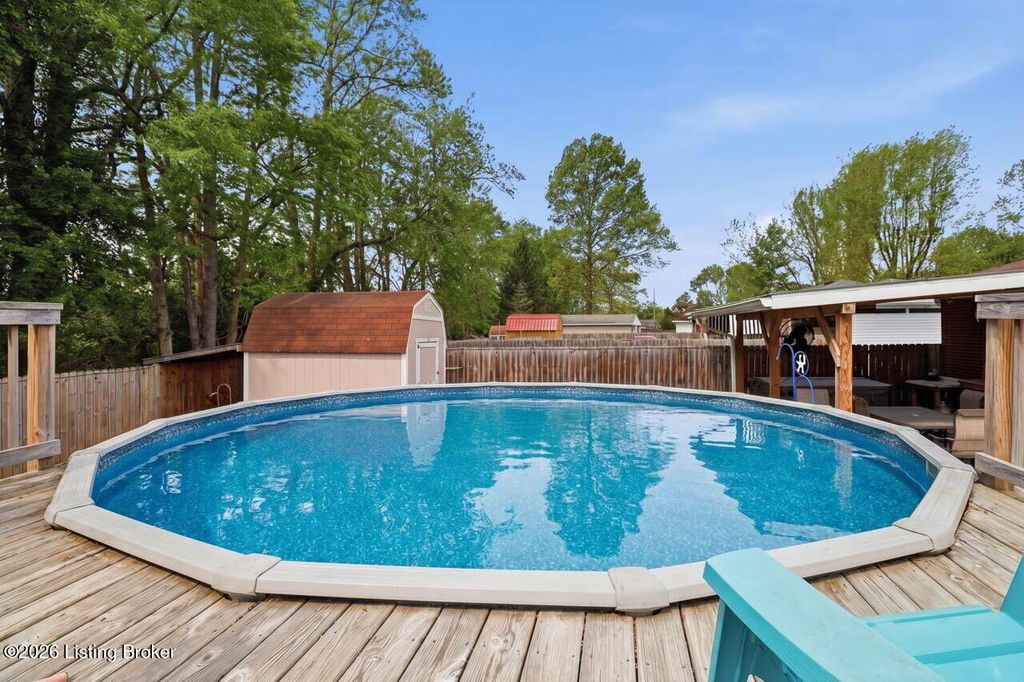 Photo of 3212 1/2 Huberta Dr, Louisville, KY 40216 (MLS # 1714393)