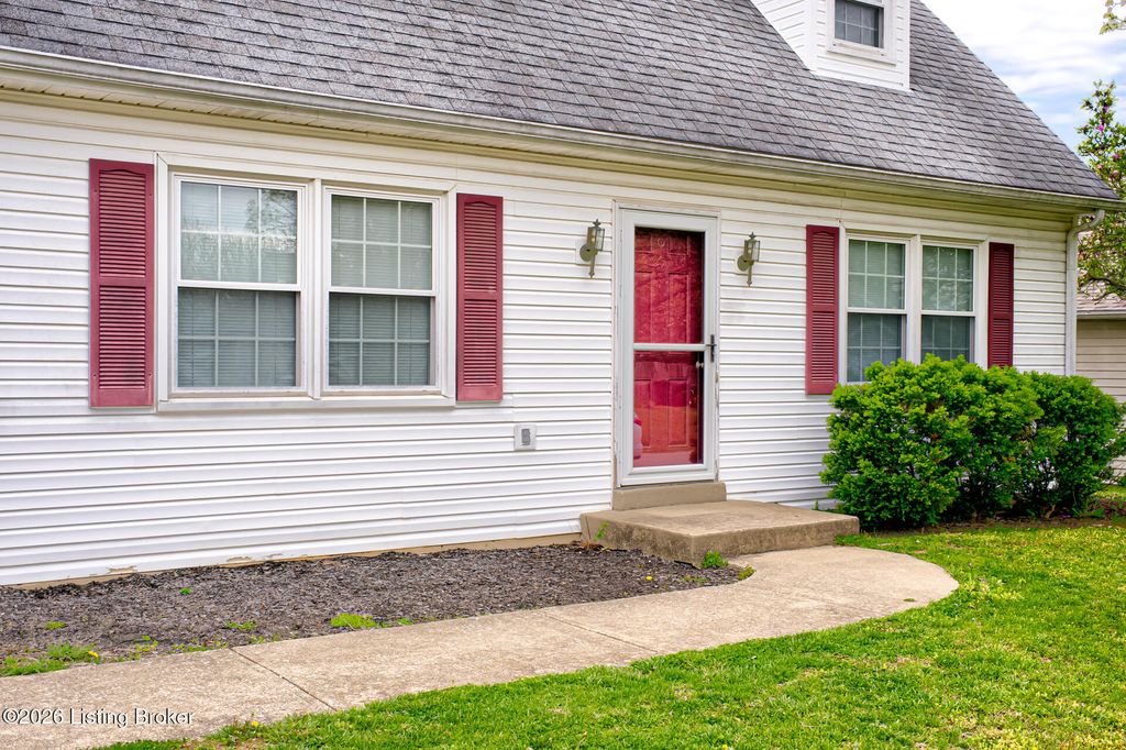 Photo of 1005 Quarter Mile Way, Frankfort, KY 40601 (MLS # 1714364)