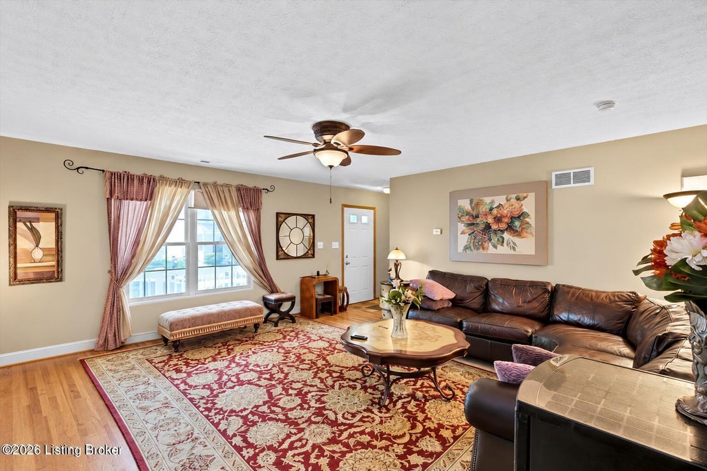 Photo of 7005 Osprey Ridge Dr, Louisville, KY 40228 (MLS # 1732831)