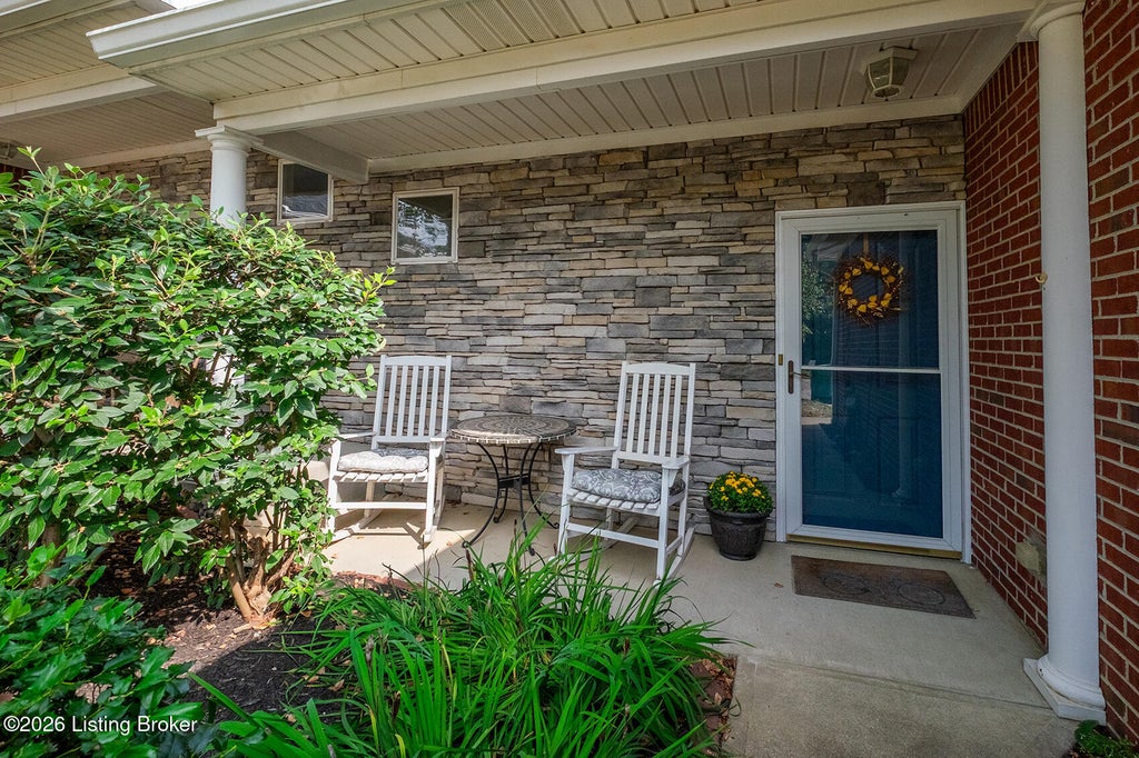 Photo of 13650 Pinnacle Gardens Cir, Louisville, KY 40245 (MLS # 1728552)