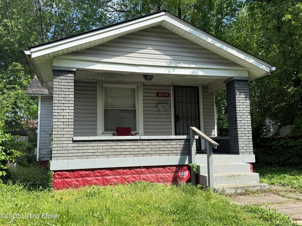 Photo of 1619 S 30th St, Louisville, KY 40211 (MLS # 1718326)