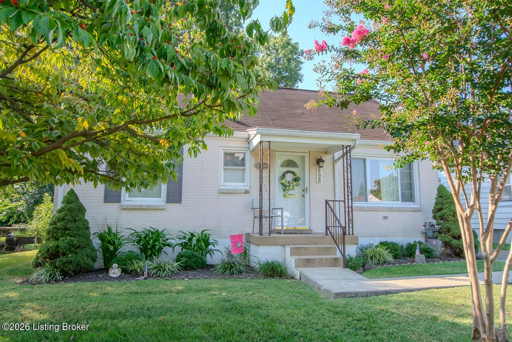 Photo of 898 Molter Ave, Louisville, KY 40217 (MLS # 1727855)