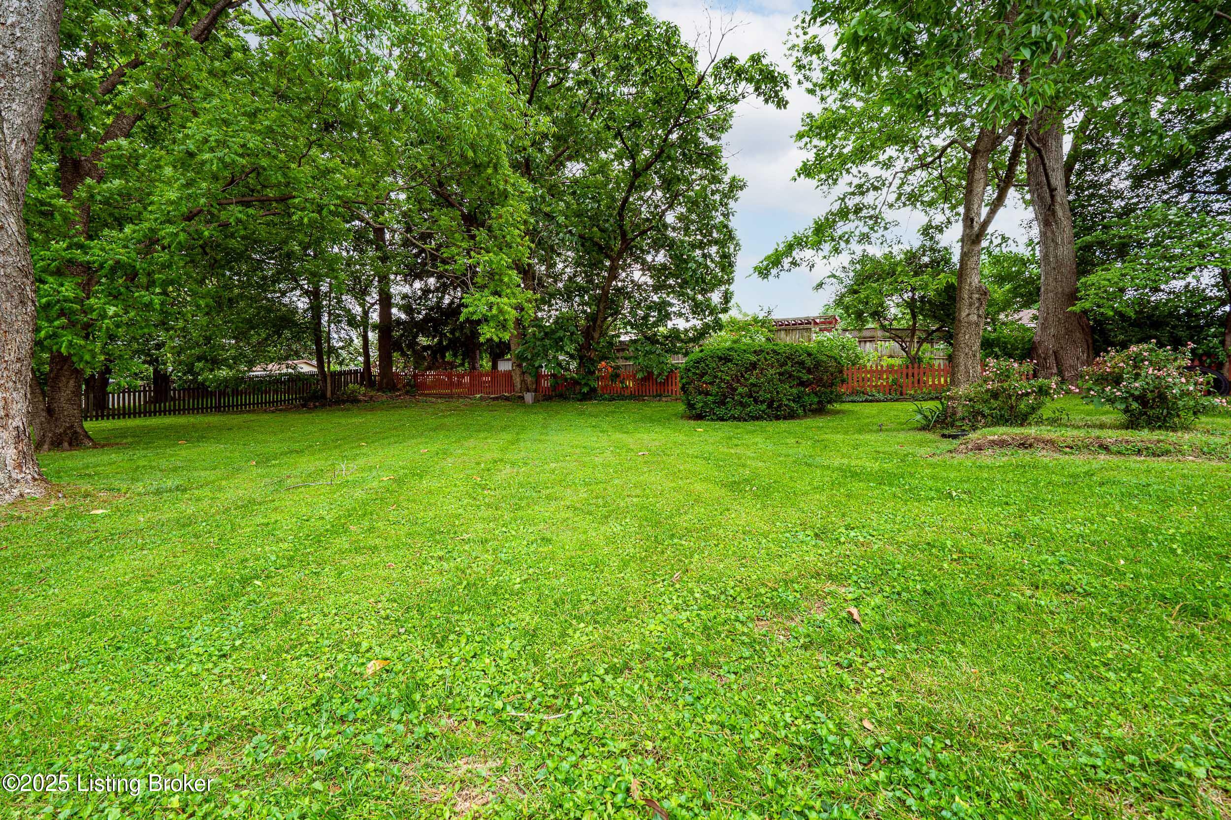3507 Gonewind Dr, Louisville, Pennsylvania image 8
