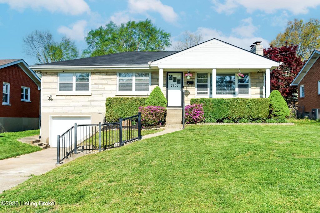 Photo of 7702 Crestline Rd, Louisville, KY 40214 (MLS # 1714031)