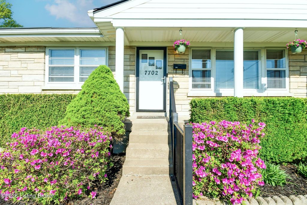 Photo of 7702 Crestline Rd, Louisville, KY 40214 (MLS # 1714031)