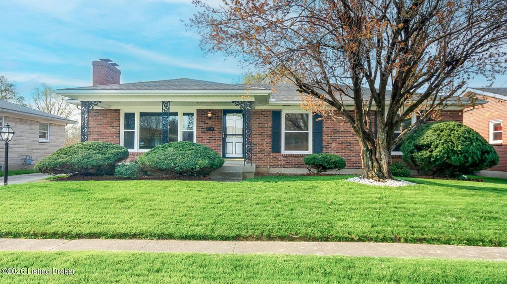 Photo of 2010 Foxhurst Dr, Louisville, KY 40216 (MLS # 1714271)