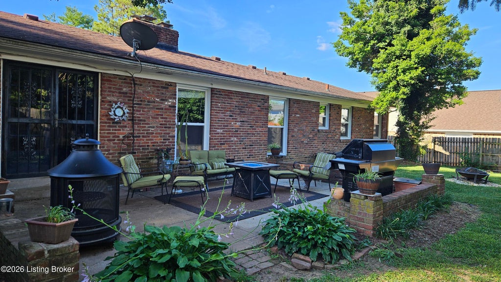 Photo of 8919 Bingham Dr, Louisville, KY 40242 (MLS # 1721101)
