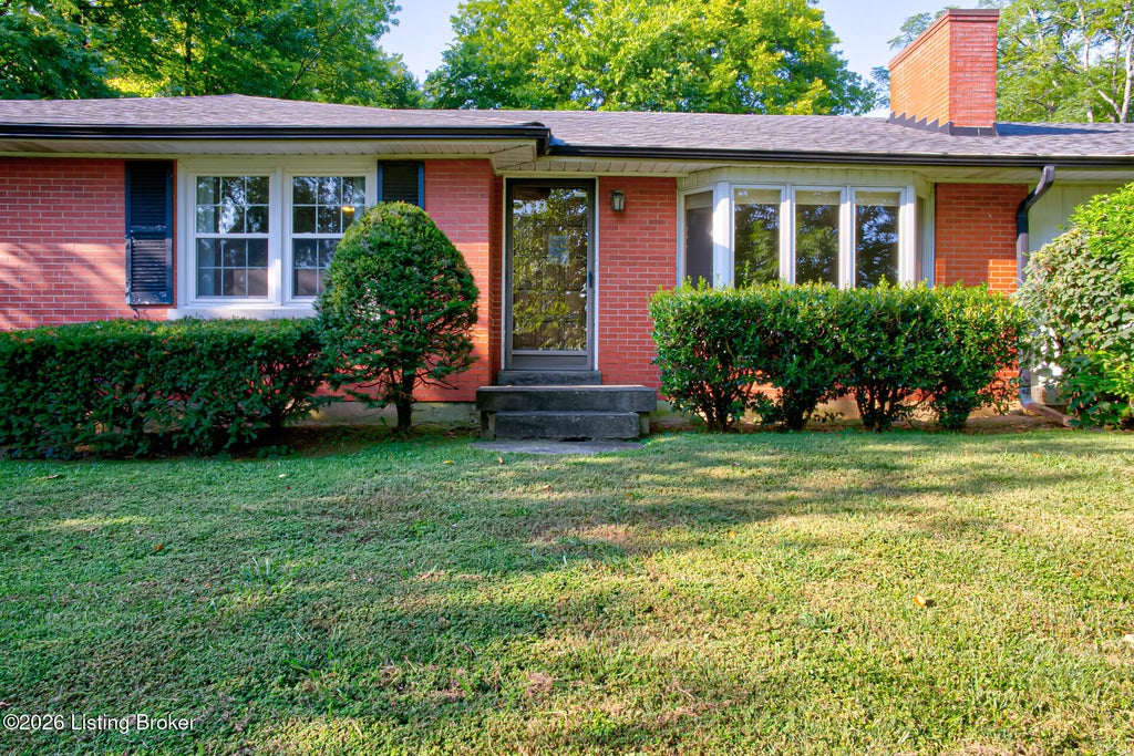 Photo of 220 W Kenwood Dr, Louisville, KY 40214 (MLS # 1728071)