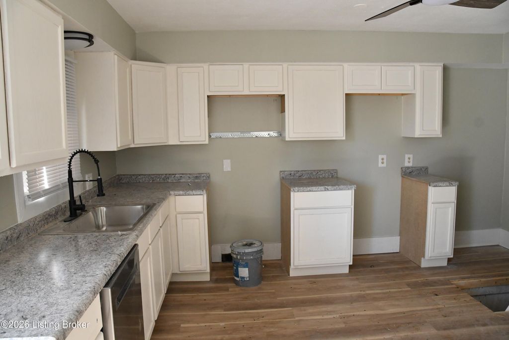 Photo of 2012 W Main St, Louisville, KY 40203 (MLS # 1708622)