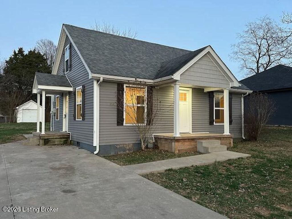 Photo of 137 McCormack Ave, Elizabethtown, KY 42701 (MLS # 1710837)