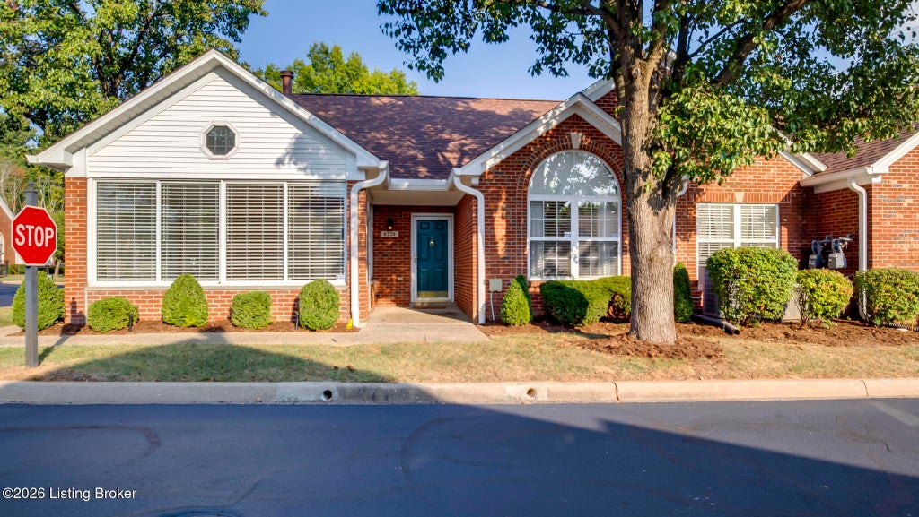Photo of 8228 St Andrews Village Dr, Louisville, KY 40241 (MLS # 1731076)