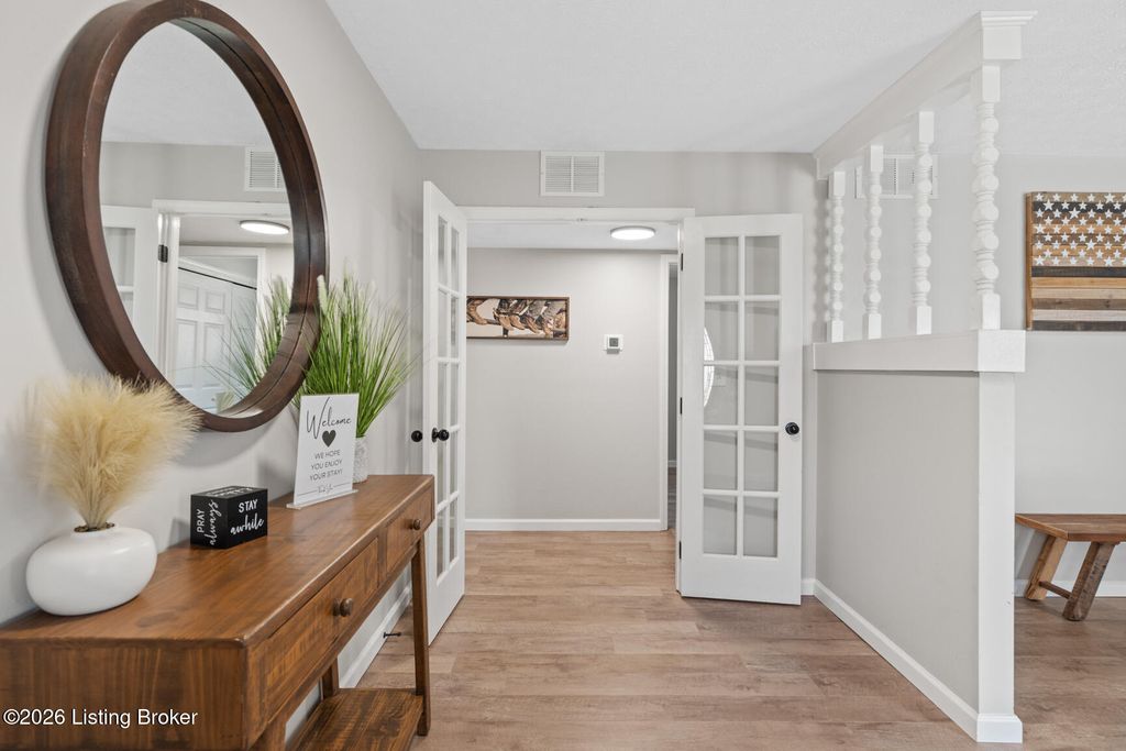 Photo of 2085 Frankfort Rd, Shelbyville, KY 40065 (MLS # 1711466)