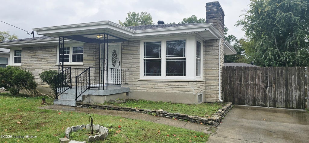 Photo of 3608 Nellie Bly Dr, Louisville, KY 40213 (MLS # 1732143)