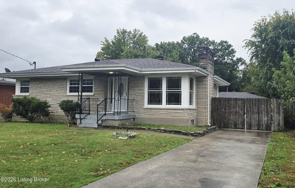 Photo of 3608 Nellie Bly Dr, Louisville, KY 40213 (MLS # 1732143)