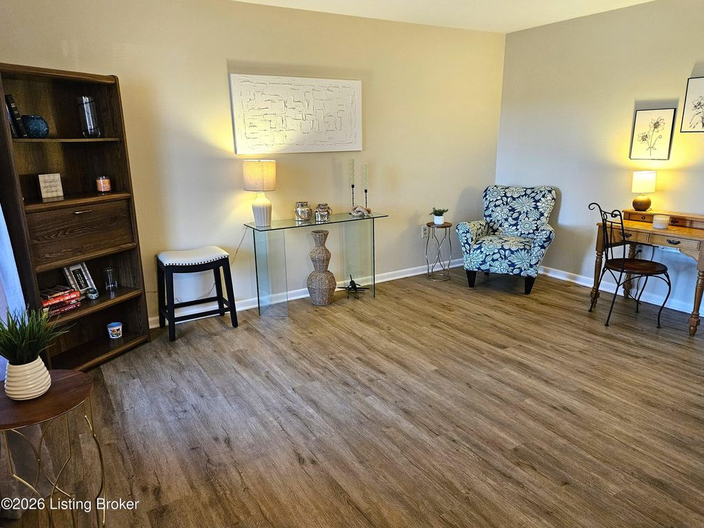 Photo of 4501 S 6th St #APT 54, Louisville, KY 40214 (MLS # 1712154)