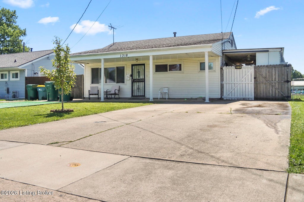 Photo of 1318 Pigeon Pass Rd, Louisville, KY 40213 (MLS # 1721493)