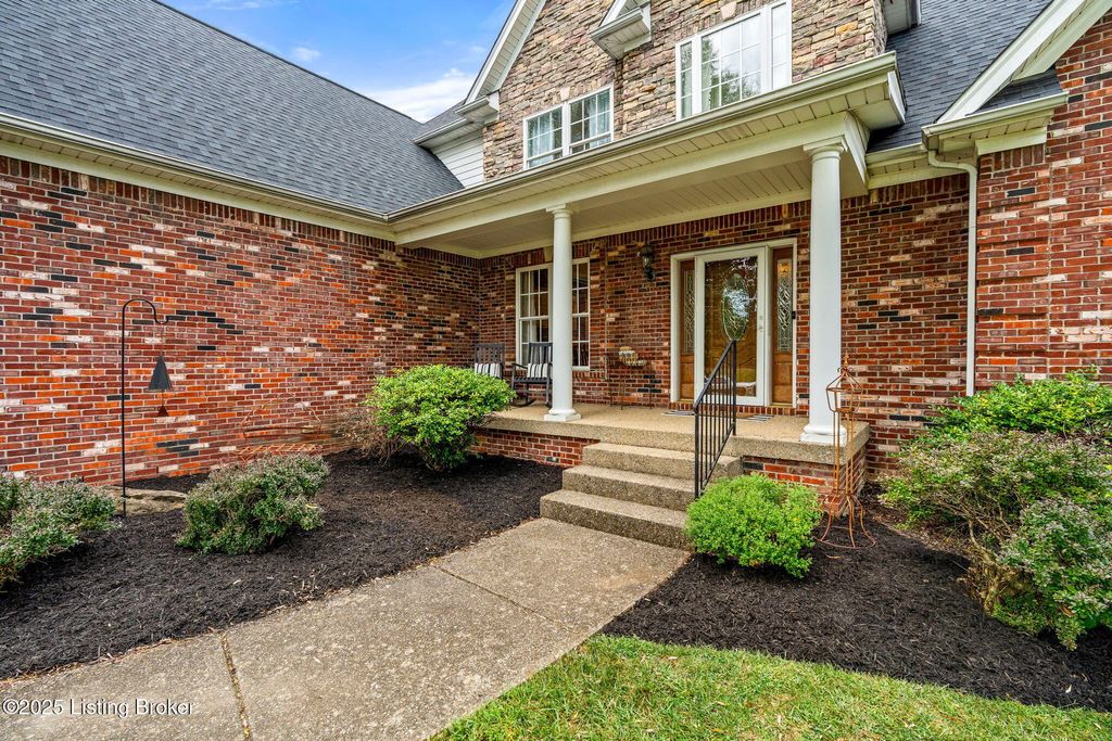 Photo of 3000 Heather Green Blvd, La Grange, KY 40031 (MLS # 1701151)