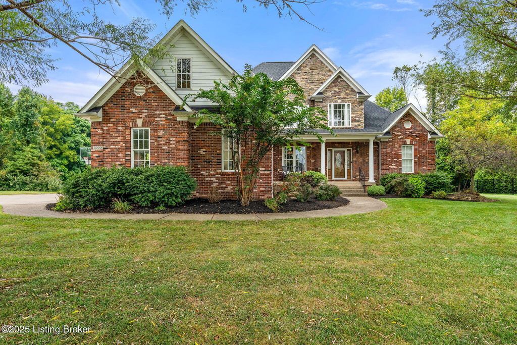 Photo of 3000 Heather Green Blvd, La Grange, KY 40031 (MLS # 1701151)