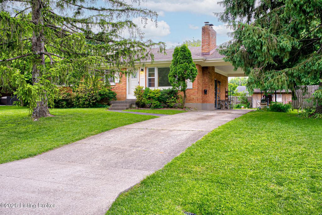 Photo of 7912 Woodfern Way, Louisville, KY 40291 (MLS # 1716762)