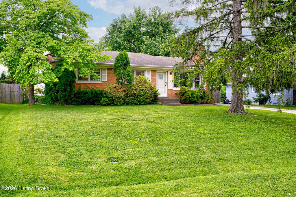 Photo of 7912 Woodfern Way, Louisville, KY 40291 (MLS # 1716762)