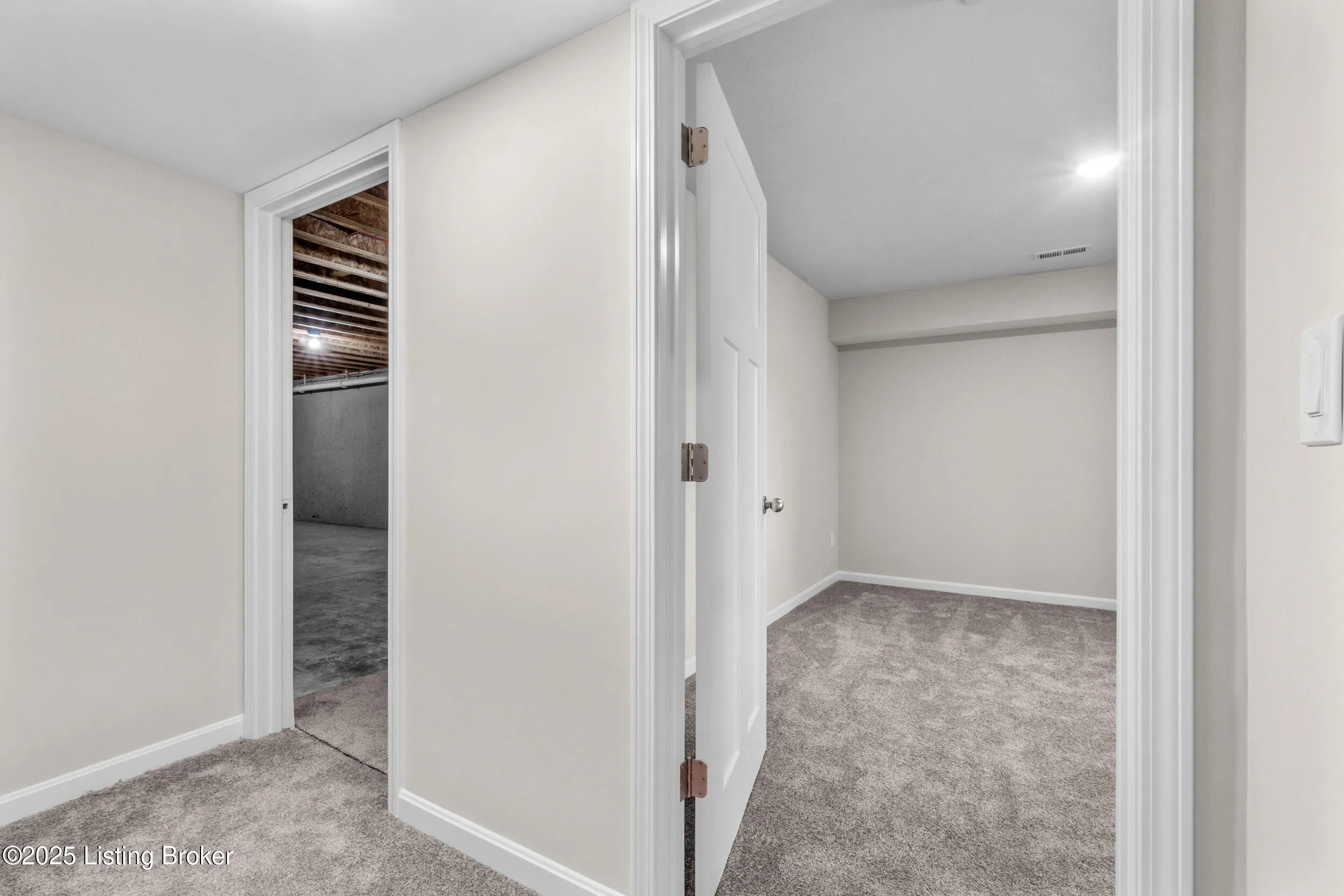 Louisville, Kentucky 40272, United States, 3 Bedrooms Bedrooms, ,3 BathroomsBathrooms,Residential,Active,206819