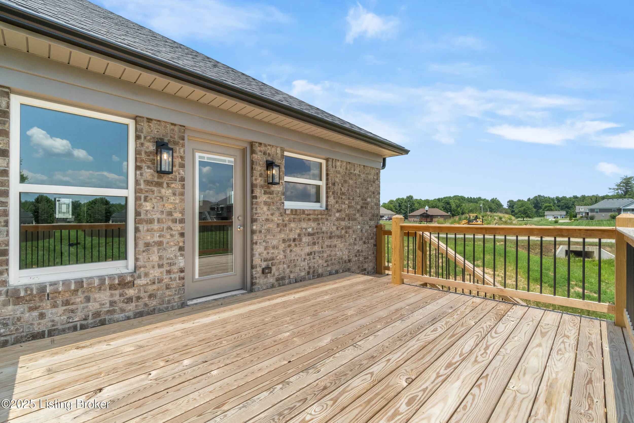 Louisville, Kentucky 40272, United States, 3 Bedrooms Bedrooms, ,3 BathroomsBathrooms,Residential,Active,206819