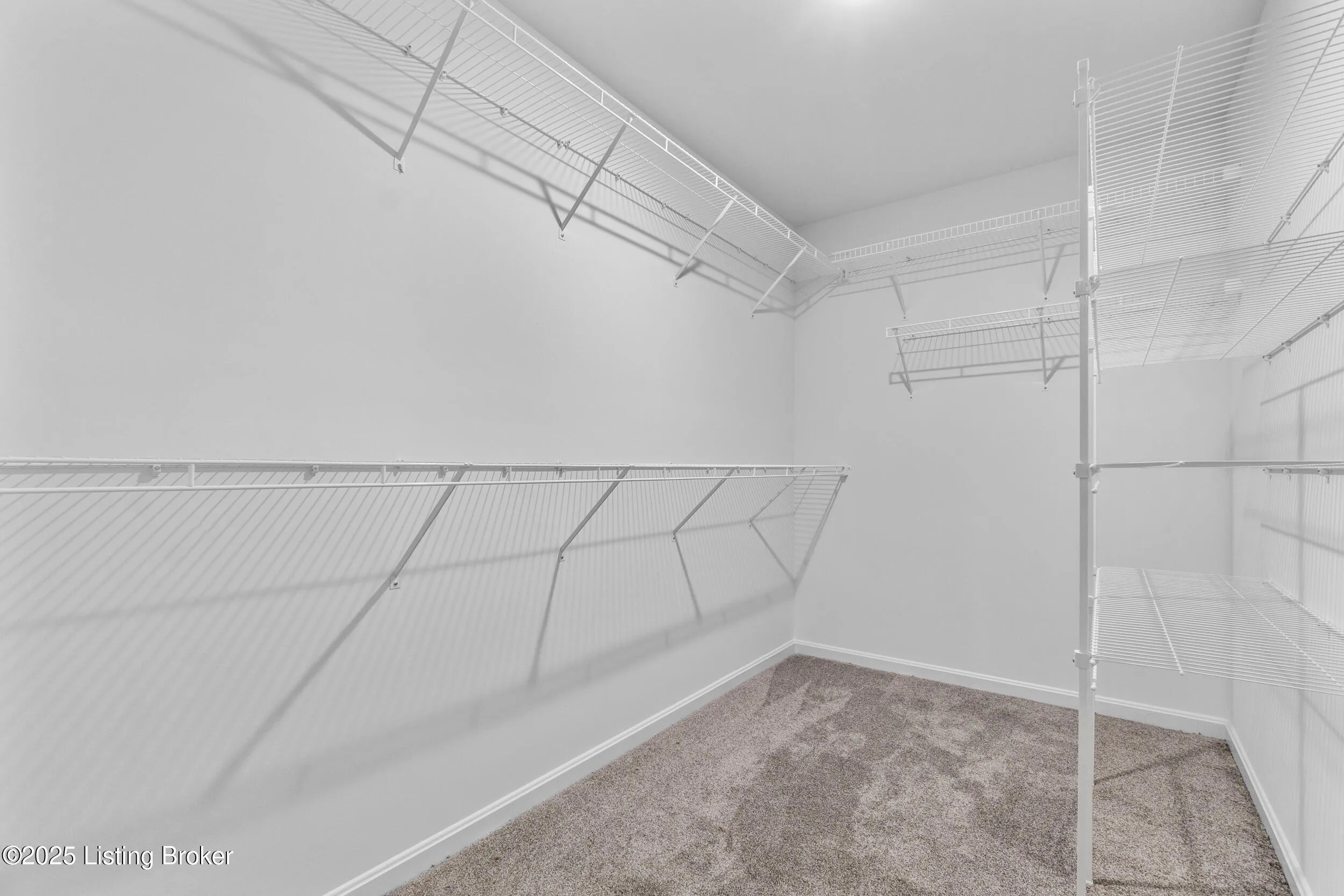 Louisville, Kentucky 40272, United States, 3 Bedrooms Bedrooms, ,3 BathroomsBathrooms,Residential,Active,206819