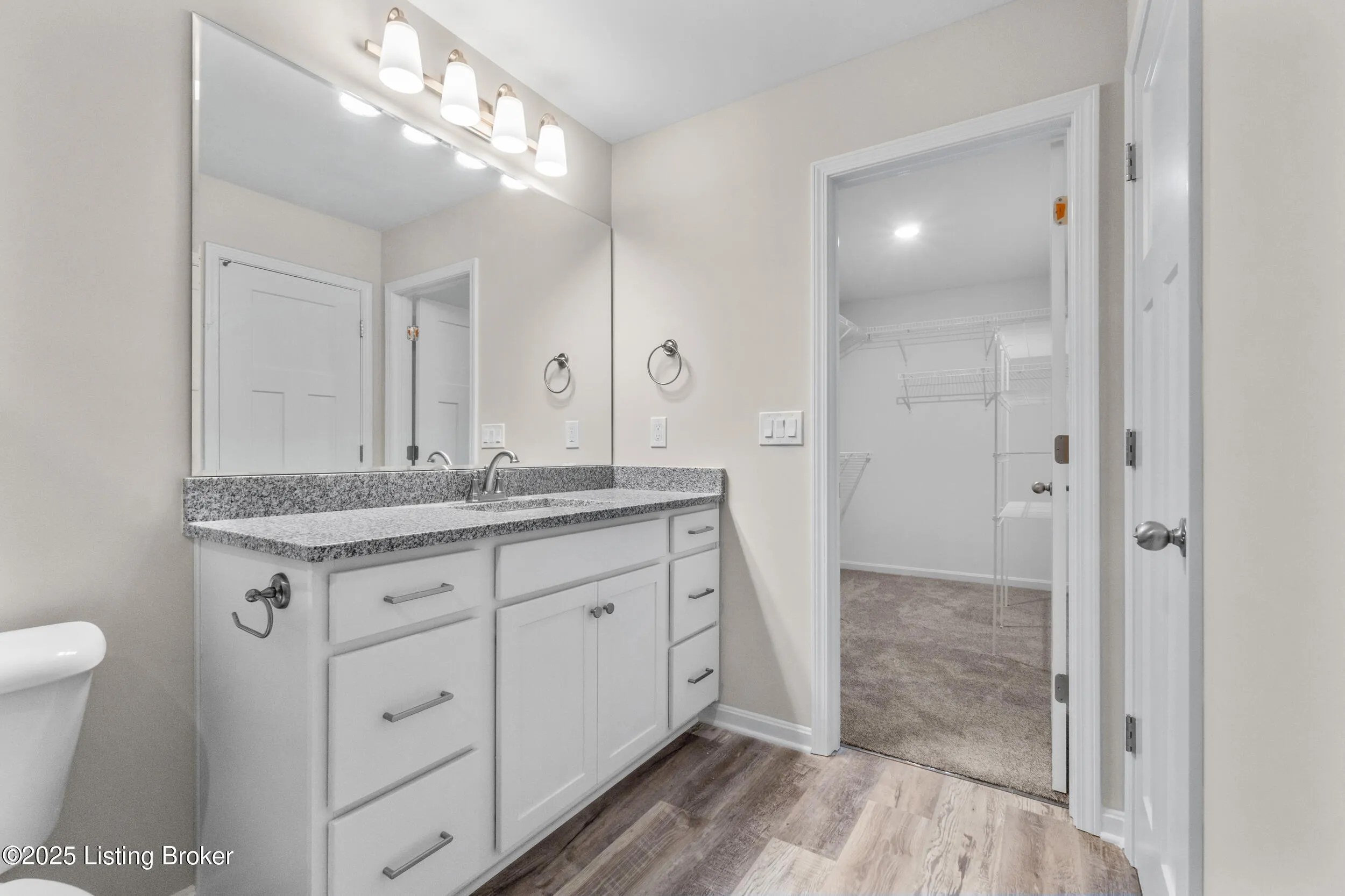 Louisville, Kentucky 40272, United States, 3 Bedrooms Bedrooms, ,3 BathroomsBathrooms,Residential,Active,206819