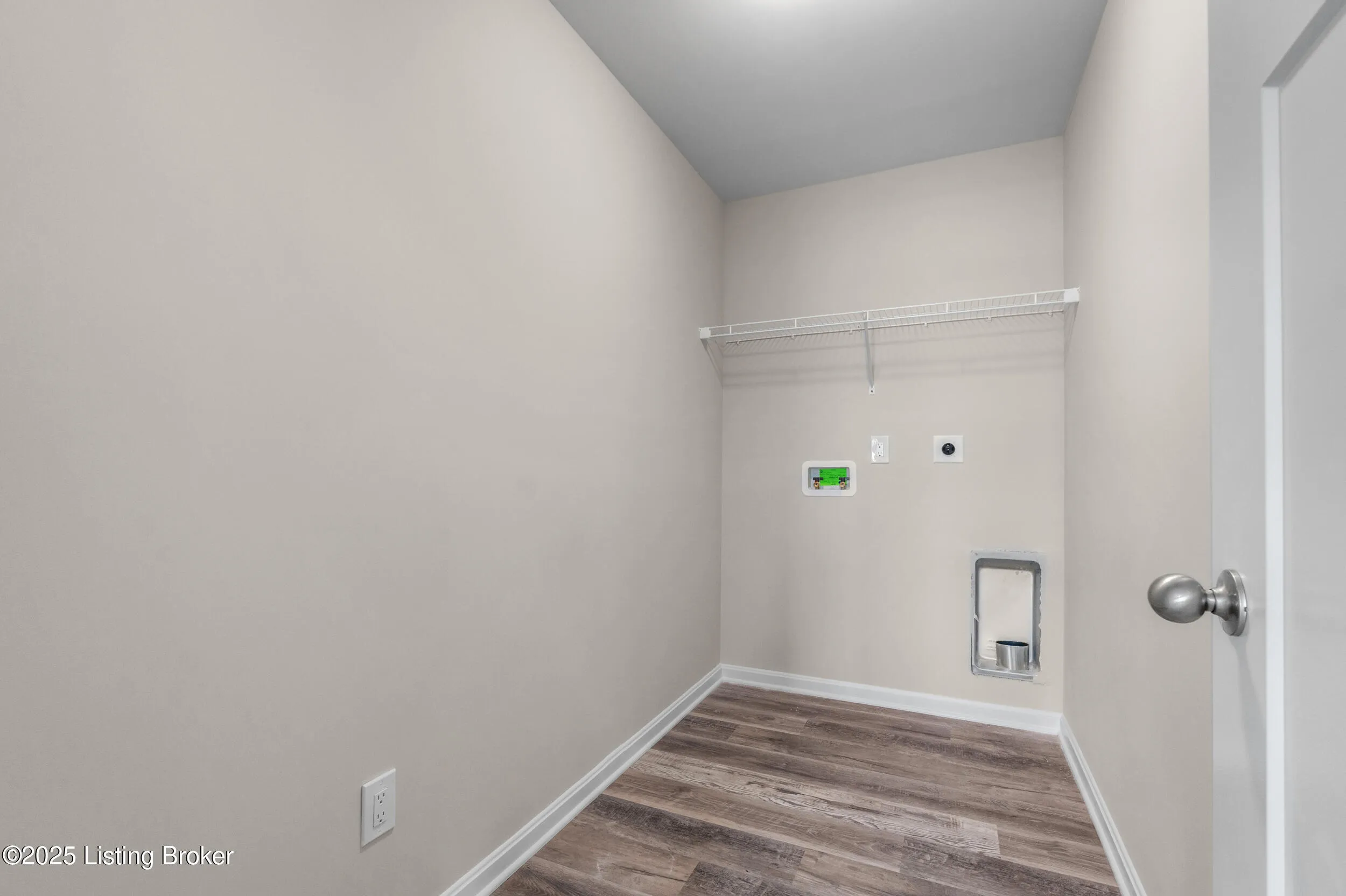 Louisville, Kentucky 40272, United States, 3 Bedrooms Bedrooms, ,3 BathroomsBathrooms,Residential,Active,206819