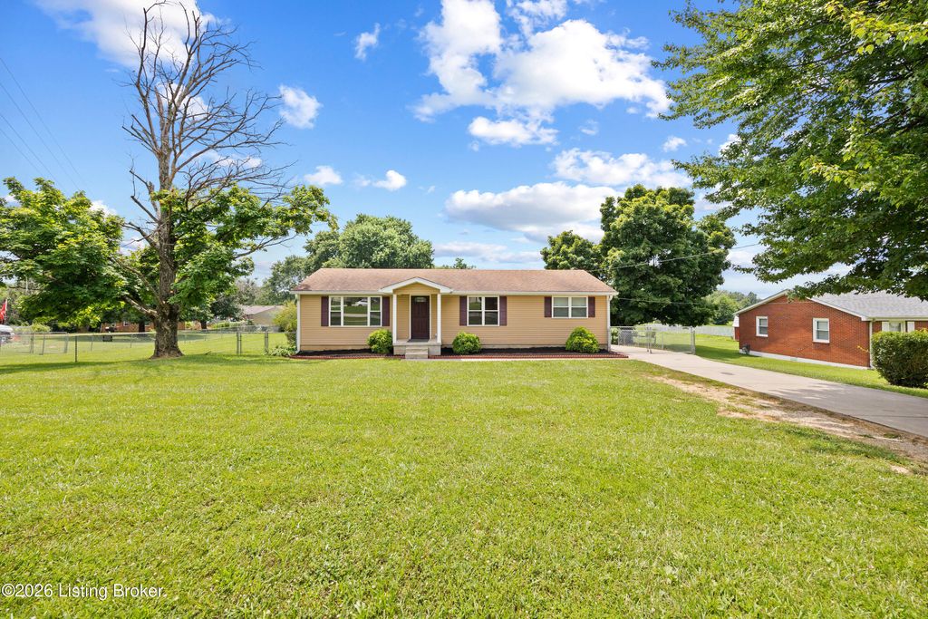 Photo of 955 Flatlick Rd, Mt Washington, KY 40047 (MLS # 1722953)