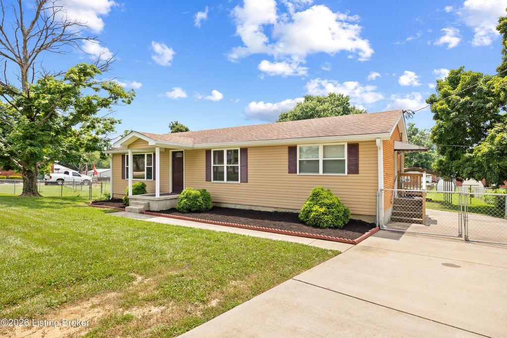 Photo of 955 Flatlick Rd, Mt Washington, KY 40047 (MLS # 1722953)