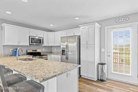 137 Meadow Park Ct, Mt Washington, KY 40047 - #: 1683391