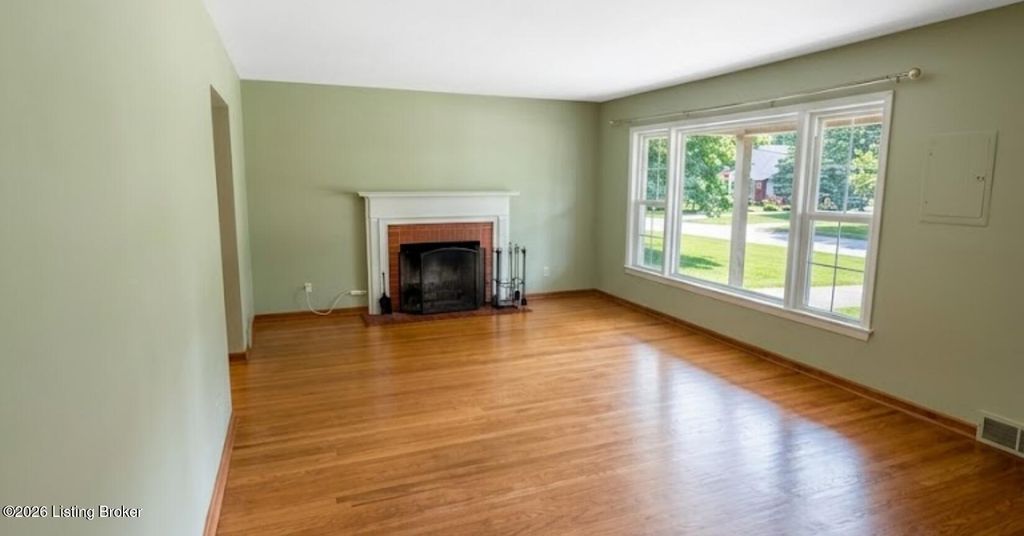 Photo of 206 Bramton Rd, Louisville, KY 40207 (MLS # 1720438)