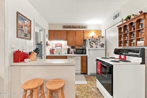 Tiny photo for 177 Springwood Dr, Louisville, KY 40229 (MLS # 1729719)