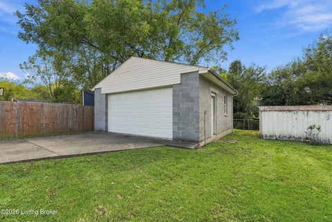 Tiny photo for 177 Springwood Dr, Louisville, KY 40229 (MLS # 1729719)